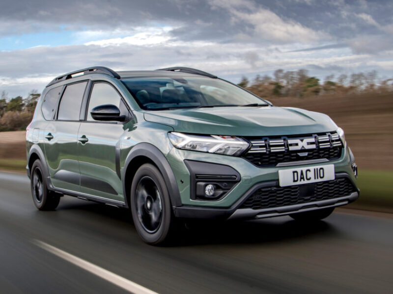 1-Dacia-Jogger