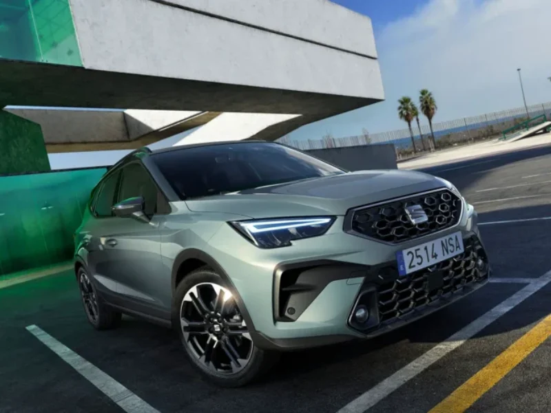 seat-arona-style-front-view-hero-model